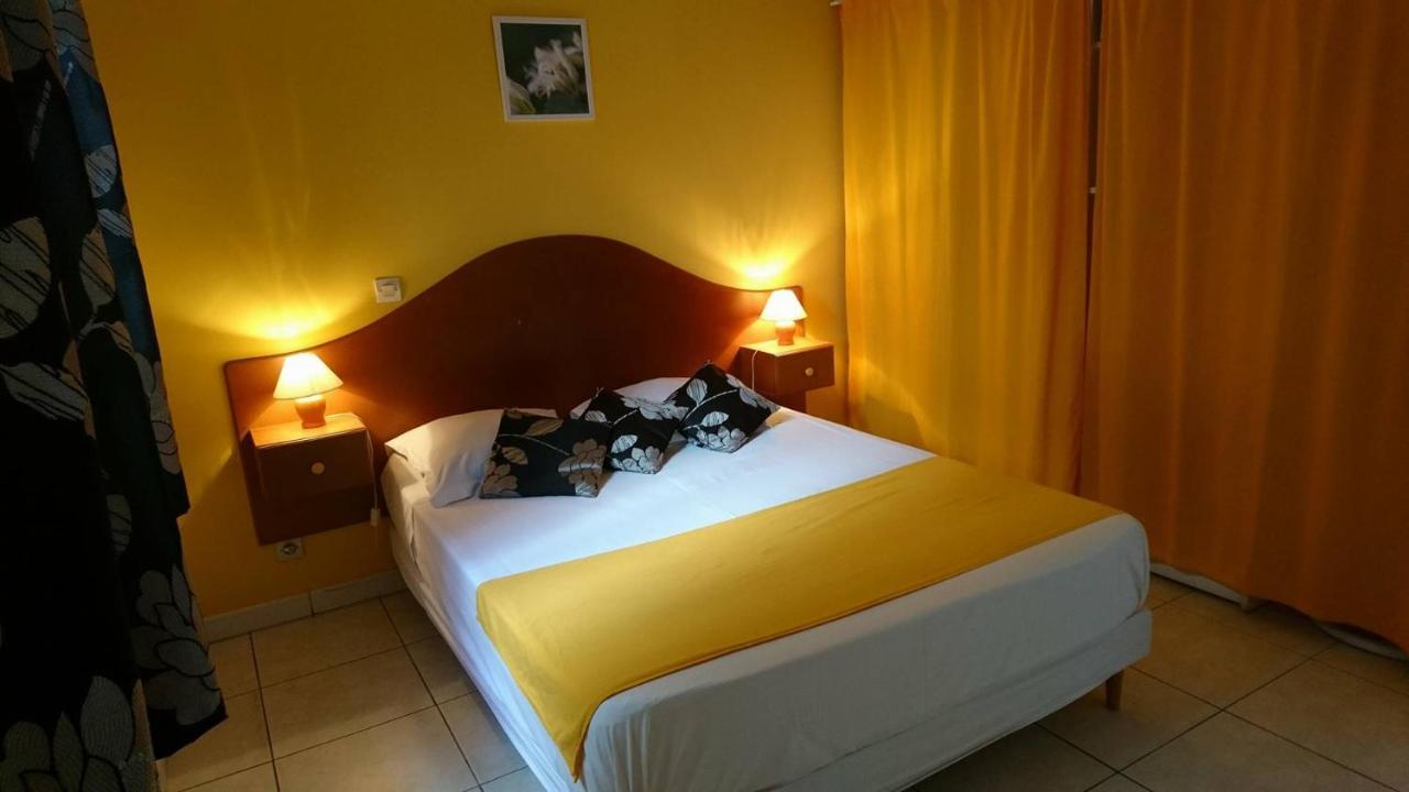 Les Kreol'Inns Chalets De Charme แซ็งต์-เลอ ภายนอก รูปภาพ